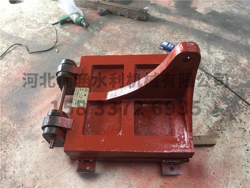 轉(zhuǎn)動(dòng)門(mén)蓋